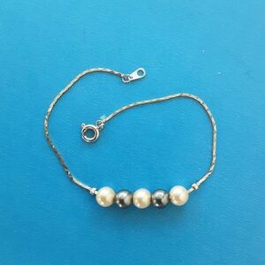 Freshwater Pearl Bracelet - Fine Silver Serpentine Chain, 7"